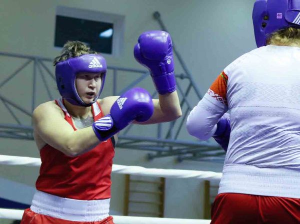 Четыре российские спортсменки проведут свои бои в воскресенье на чемпионате мира по боксу среди женщин в Нью-Дели Четыре российские спортсменки проведут свои бои в воскресенье на чемпионате мира по боксу среди женщин в Нью-Дели