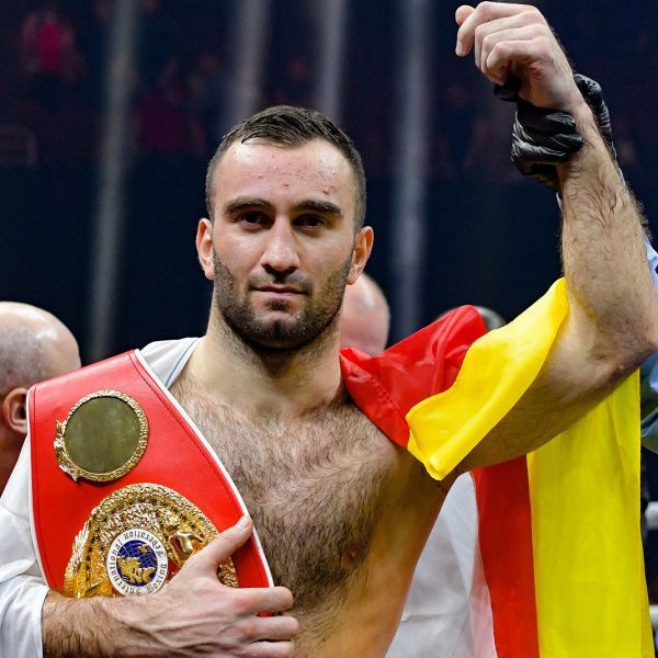 Мурат Гассиев: я не опустил руки, моя цель — вернуться на ринг и стать чемпионом в тяжелом весе Мурат Гассиев: я не опустил руки, моя цель — вернуться на ринг и стать чемпионом в тяжелом весе