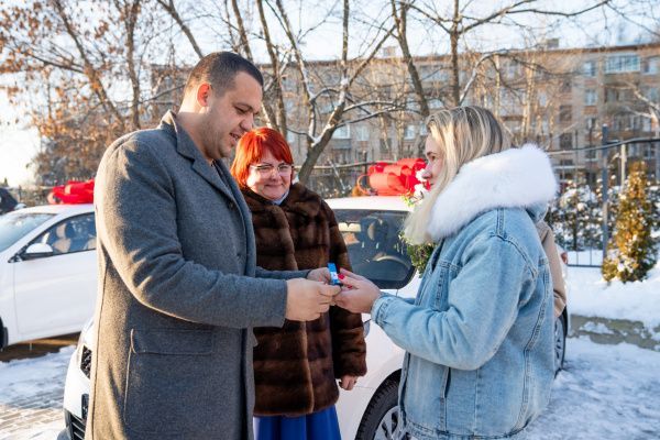 Чемпионки мира среди военнослужащих получили автомобили Чемпионки мира среди военнослужащих получили автомобили