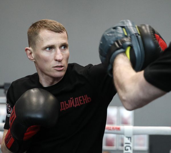 Алексей Папин и Эдуард Трояновский рассказали о своих боях 2 апреля в Москве Алексей Папин и Эдуард Трояновский рассказали о своих боях 2 апреля в Москве