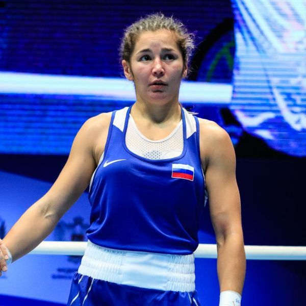 Карина Тазабекова: к полуфиналу чемпионата России по боксу среди женщин я готовилась под AC/DC Карина Тазабекова: к полуфиналу чемпионата России по боксу среди женщин я готовилась под AC/DC