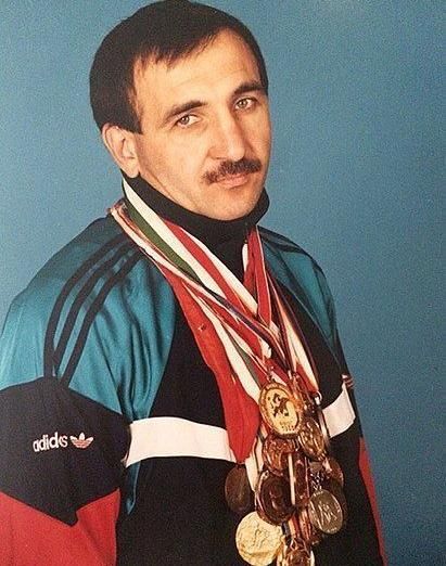 Поздравляем с Днём рождения Нурмагомеда Шанавазова!