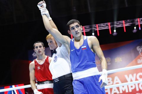 Альберт Батыргазиев вышел в четвертьфинал чемпионата мира