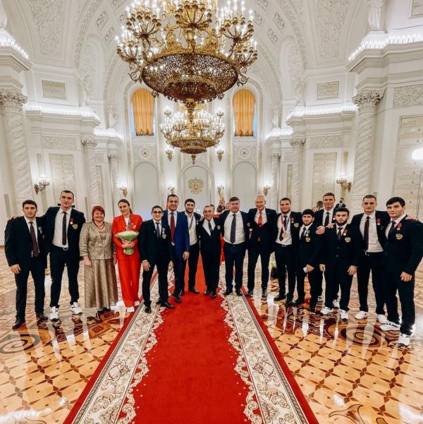 Владимир Путин провел встречу с триумфаторами Олимпийских игр в Токио Владимир Путин провел встречу с триумфаторами Олимпийских игр в Токио