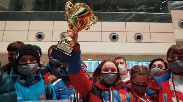 В Шереметьево встретили чемпионов Европы В Шереметьево встретили чемпионов Европы